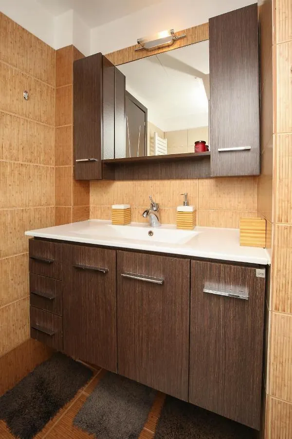 아파트 Cozy Place Near Historic Center 테살로니키